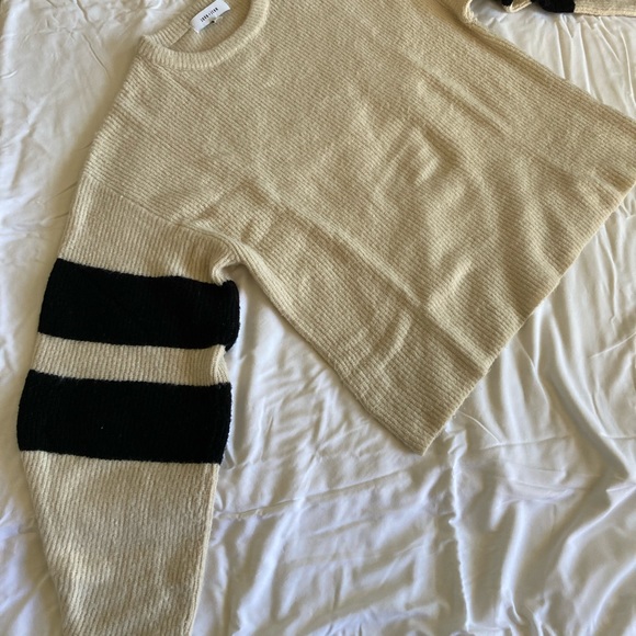 John and Jenn crewneck sweater - Picture 4 of 6